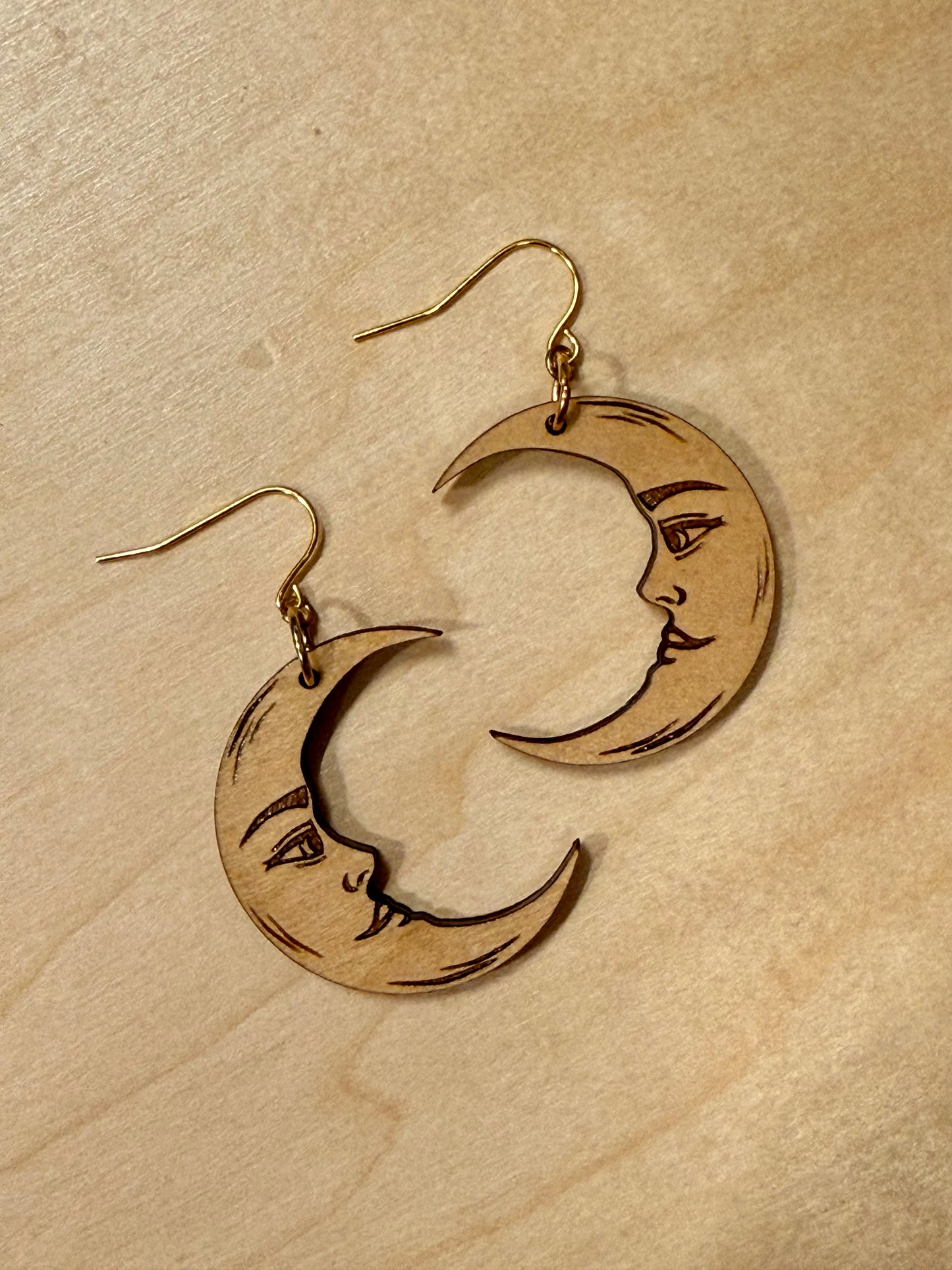 Pendientes de luna creciente